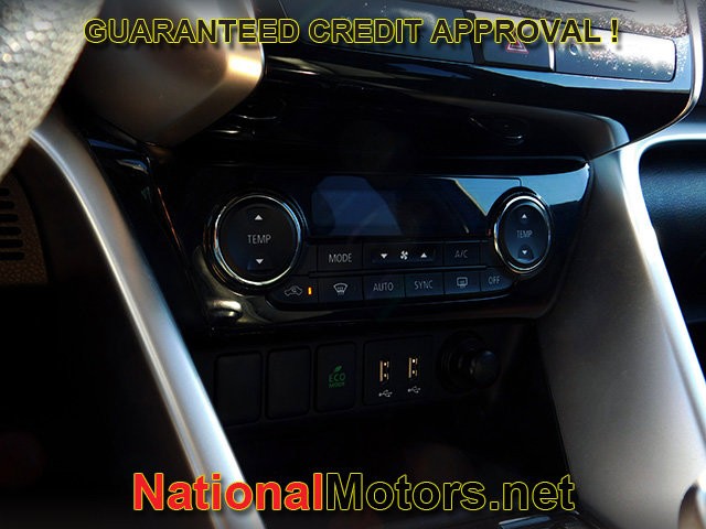 Mitsubishi Eclipse Cross Vehicle Full-screen Gallery Image 21