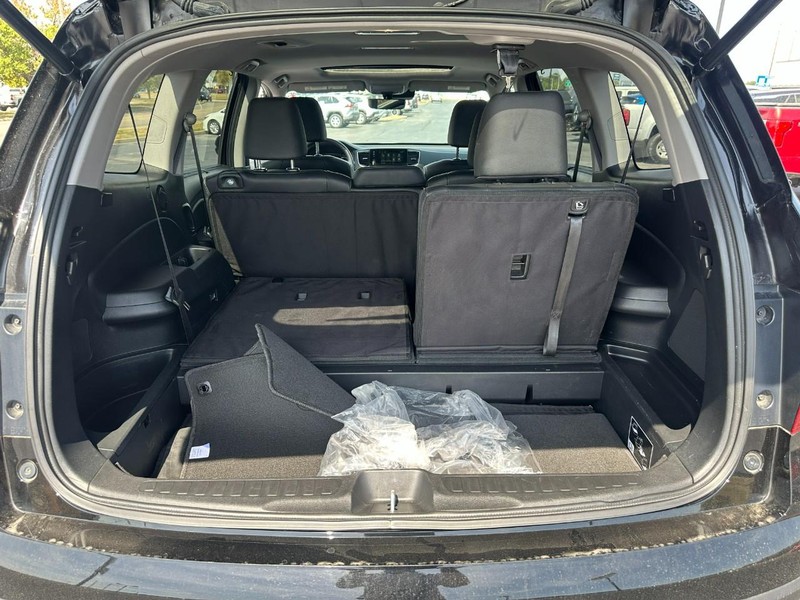 Honda Pilot Vehicle Full-screen Gallery Image 05