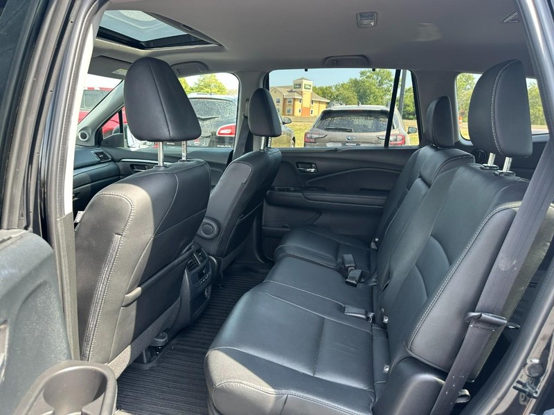 Honda Pilot Vehicle Full-screen Gallery Image 10