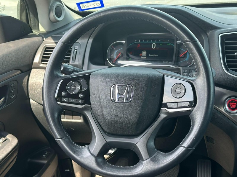 Honda Pilot Vehicle Full-screen Gallery Image 14