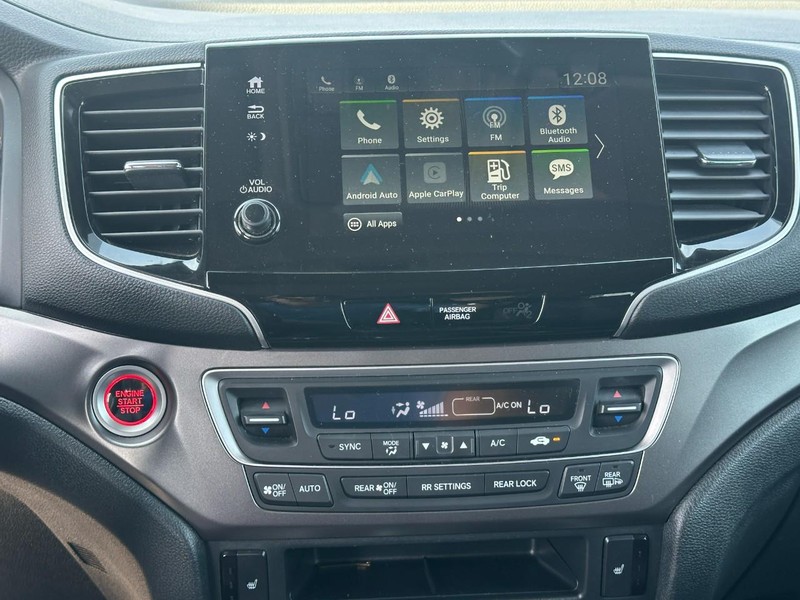 Honda Pilot Vehicle Full-screen Gallery Image 15