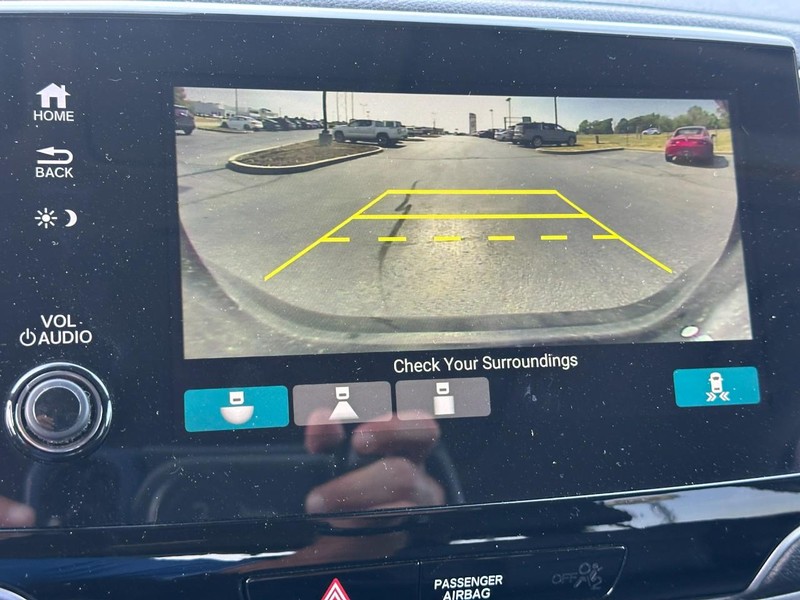 Honda Pilot Vehicle Full-screen Gallery Image 25