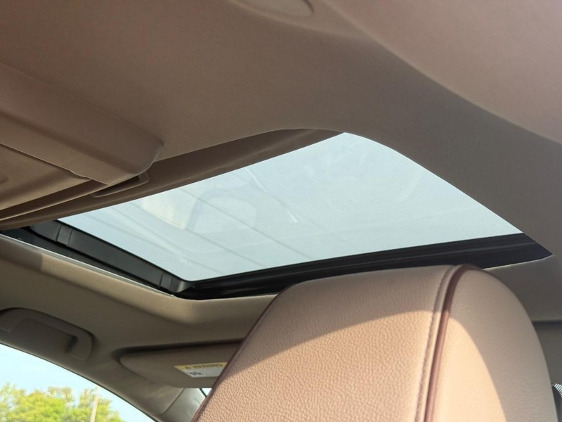 Honda Odyssey Vehicle Full-screen Gallery Image 13