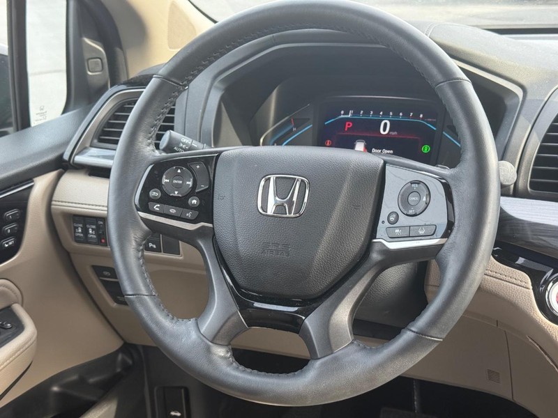Honda Odyssey Vehicle Full-screen Gallery Image 15