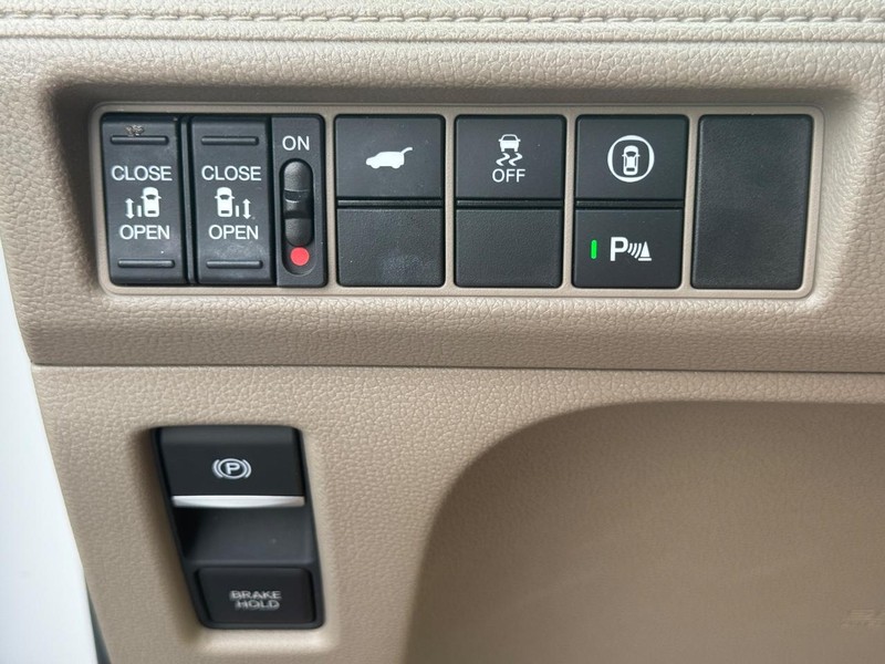 Honda Odyssey Vehicle Full-screen Gallery Image 25