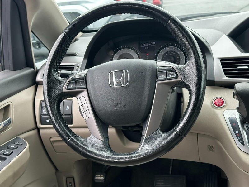 Honda Odyssey Vehicle Full-screen Gallery Image 13