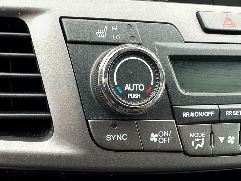 Honda Odyssey Vehicle Full-screen Gallery Image 21