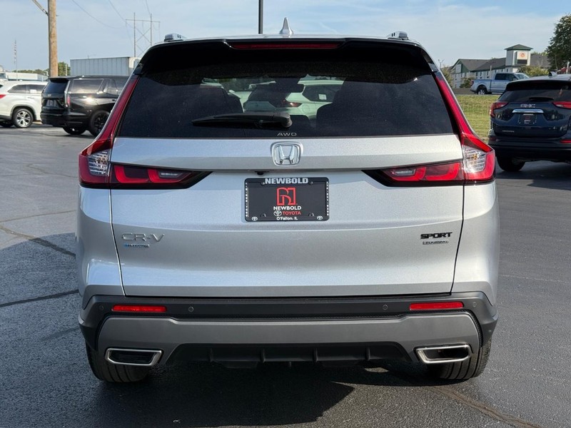 Honda CR-V Hybrid Vehicle Full-screen Gallery Image 04