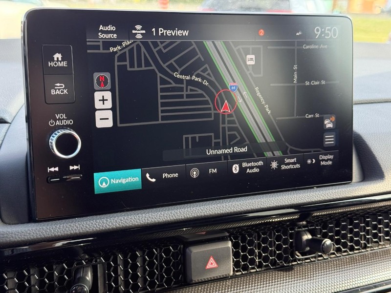 Honda CR-V Hybrid Vehicle Full-screen Gallery Image 16