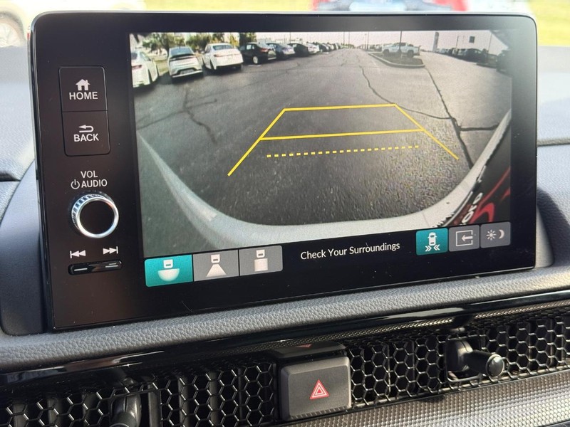 Honda CR-V Hybrid Vehicle Full-screen Gallery Image 17