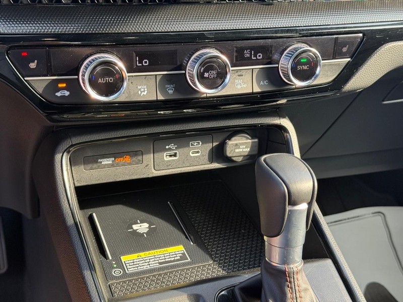 Honda CR-V Hybrid Vehicle Full-screen Gallery Image 18