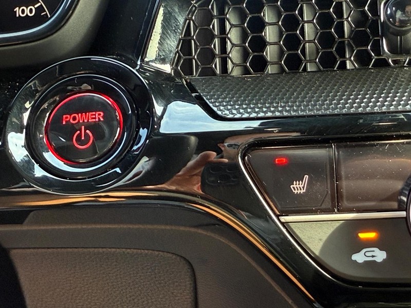 Honda CR-V Hybrid Vehicle Full-screen Gallery Image 19