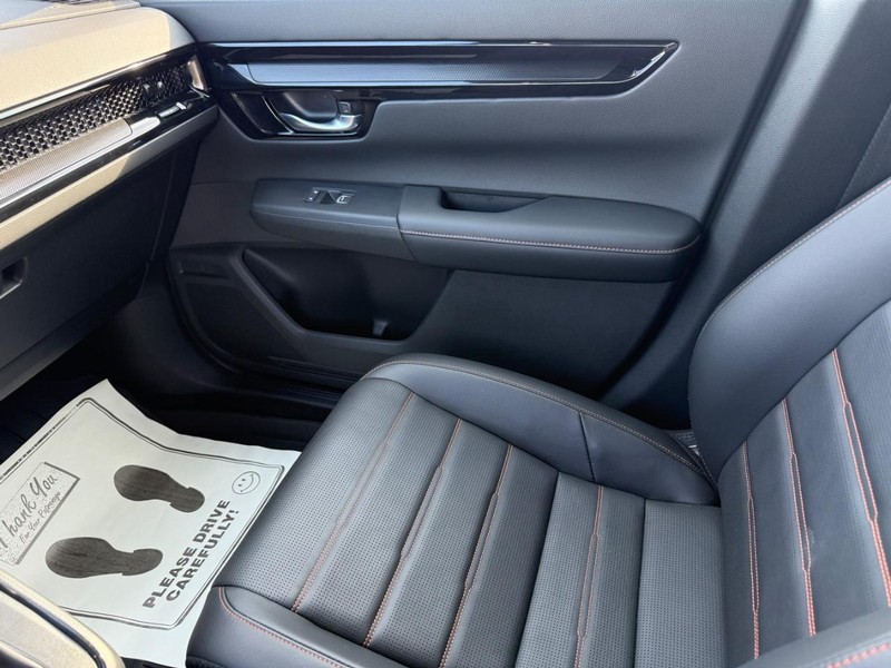 Honda CR-V Hybrid Vehicle Full-screen Gallery Image 22