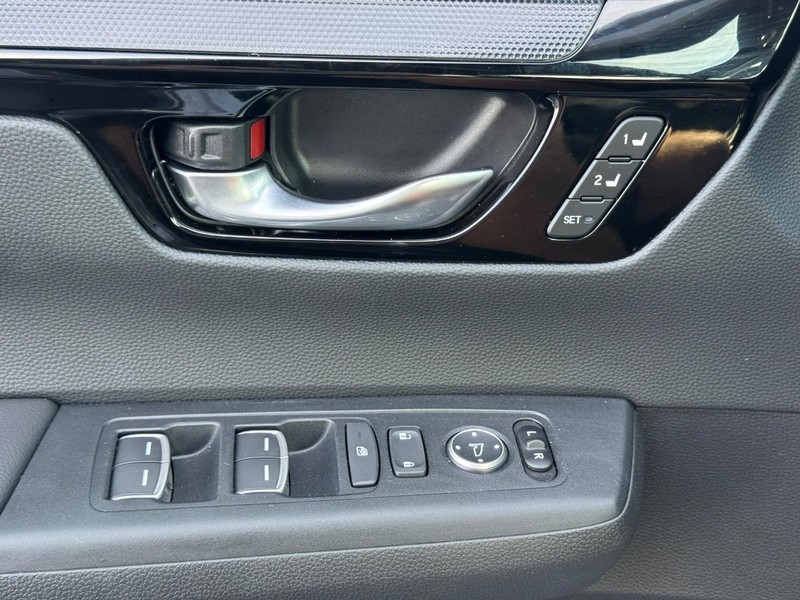 Honda CR-V Hybrid Vehicle Full-screen Gallery Image 25