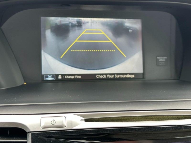 Honda Accord Sedan Vehicle Full-screen Gallery Image 23