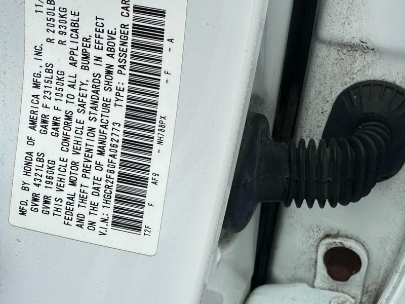 Honda Accord Sedan Vehicle Full-screen Gallery Image 24