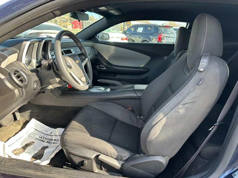 Chevrolet Camaro Vehicle Full-screen Gallery Image 10