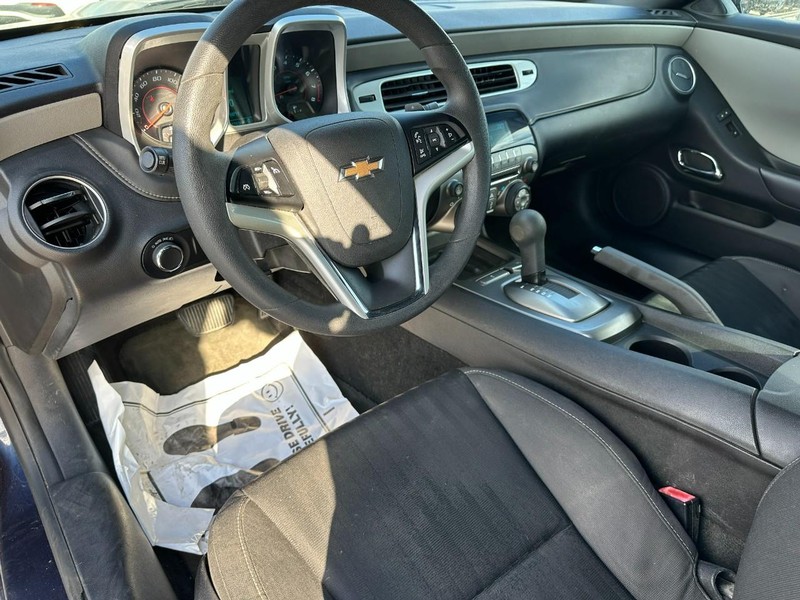 Chevrolet Camaro Vehicle Full-screen Gallery Image 11