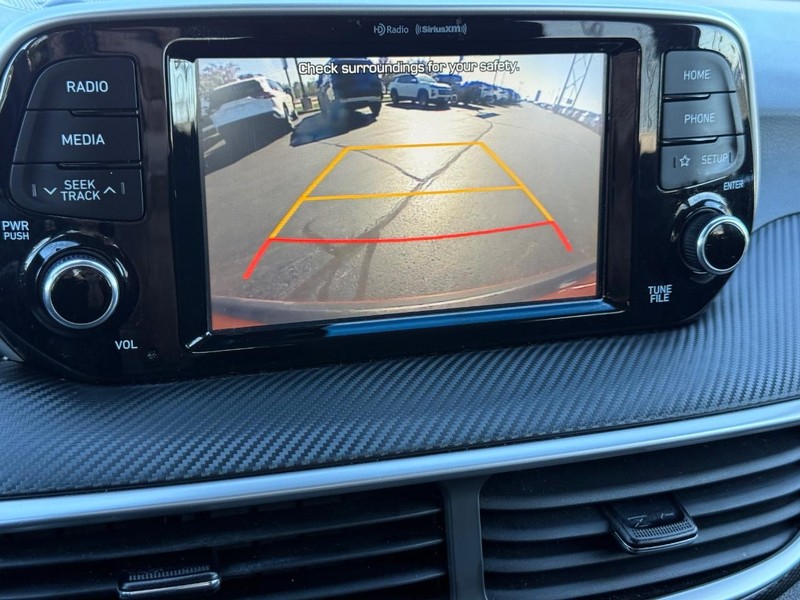 Hyundai Tucson Vehicle Full-screen Gallery Image 17