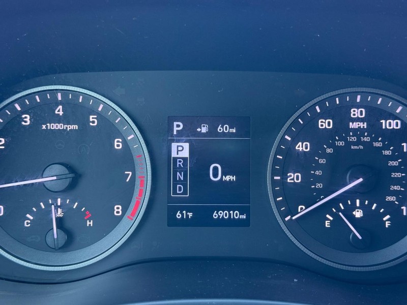 Hyundai Tucson Vehicle Full-screen Gallery Image 22