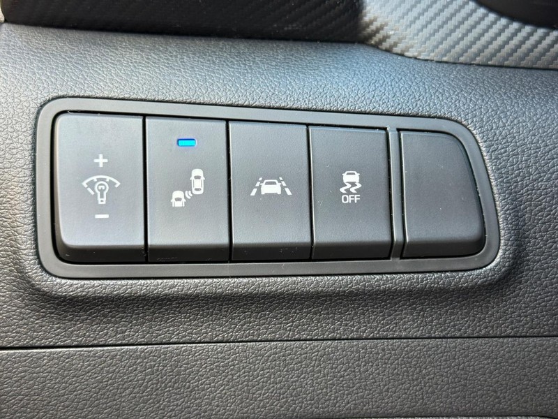 Hyundai Tucson Vehicle Full-screen Gallery Image 23