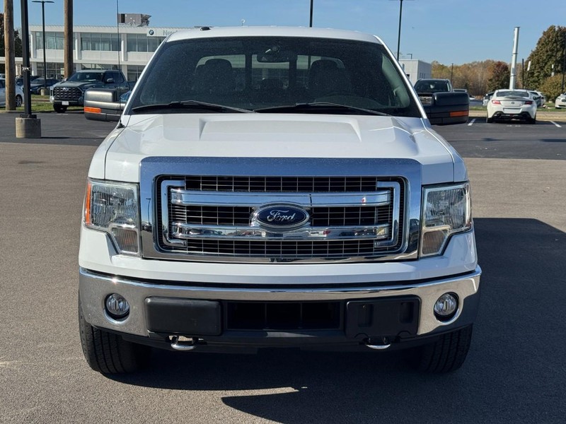 Ford F-150 Vehicle Full-screen Gallery Image 08