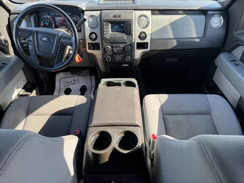 Ford F-150 Vehicle Full-screen Gallery Image 10