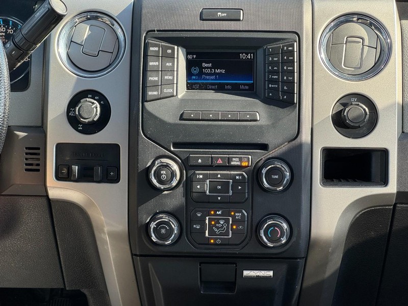 Ford F-150 Vehicle Full-screen Gallery Image 12