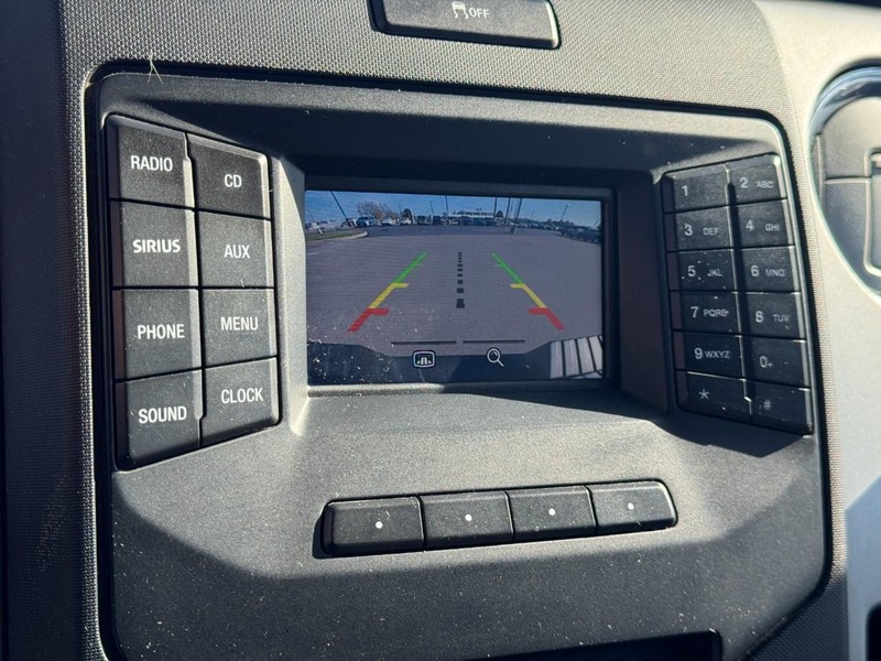 Ford F-150 Vehicle Full-screen Gallery Image 18