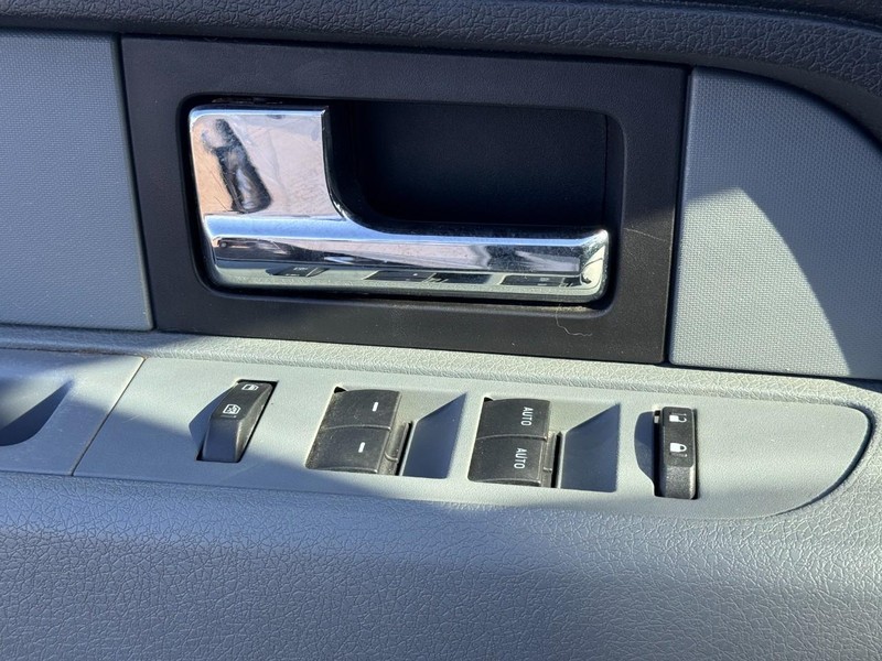 Ford F-150 Vehicle Full-screen Gallery Image 20