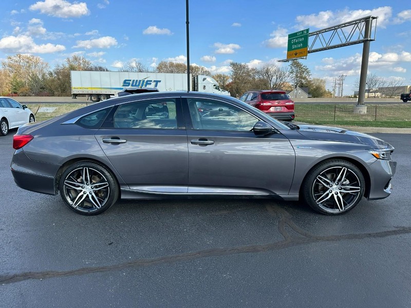 Honda Accord Hybrid Vehicle Full-screen Gallery Image 02