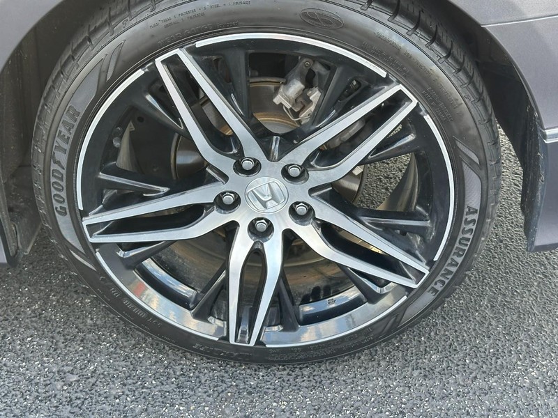 Honda Accord Hybrid Vehicle Full-screen Gallery Image 06