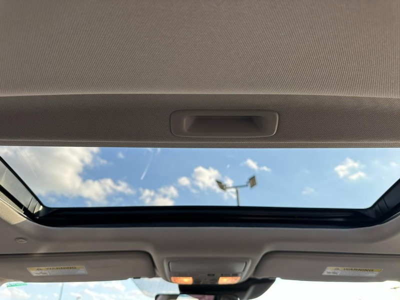 Honda Accord Hybrid Vehicle Full-screen Gallery Image 10