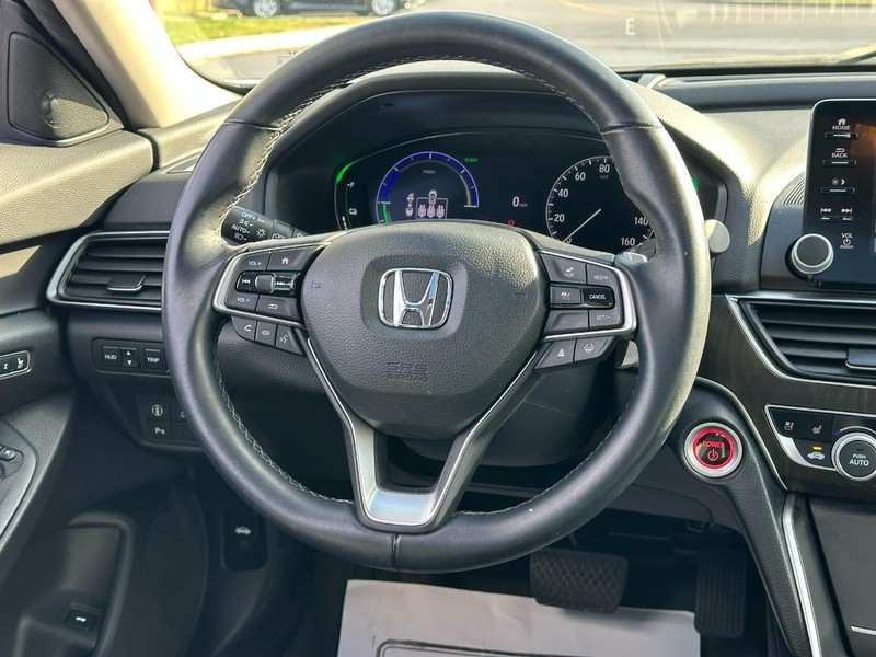 Honda Accord Hybrid Vehicle Full-screen Gallery Image 12