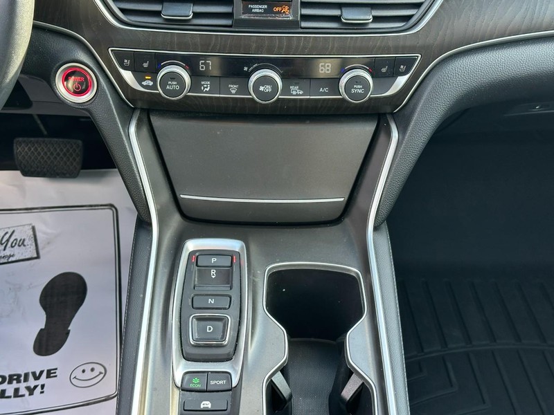 Honda Accord Hybrid Vehicle Full-screen Gallery Image 14