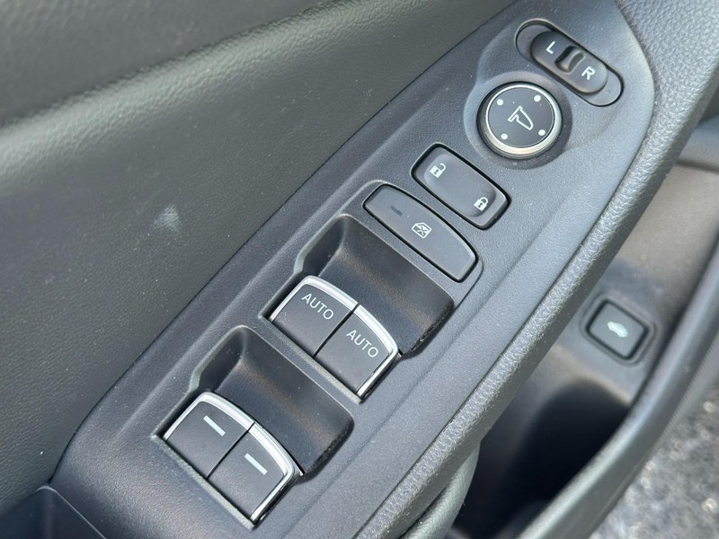 Honda Accord Hybrid Vehicle Full-screen Gallery Image 16