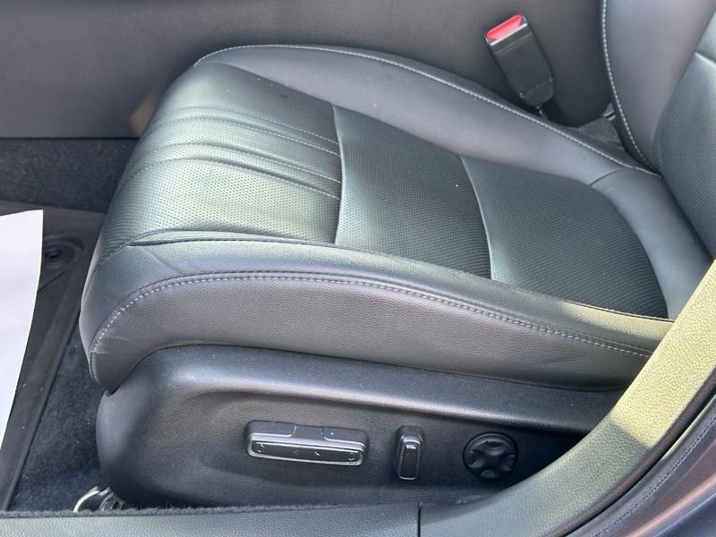 Honda Accord Hybrid Vehicle Full-screen Gallery Image 18