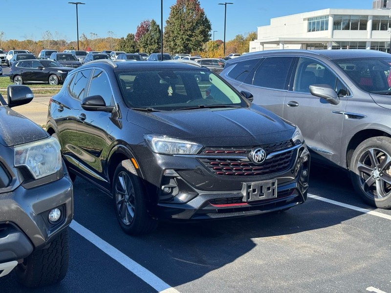 Buick Encore GX Vehicle Full-screen Gallery Image 02