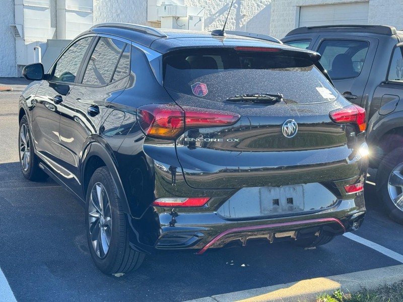 Buick Encore GX Vehicle Full-screen Gallery Image 04