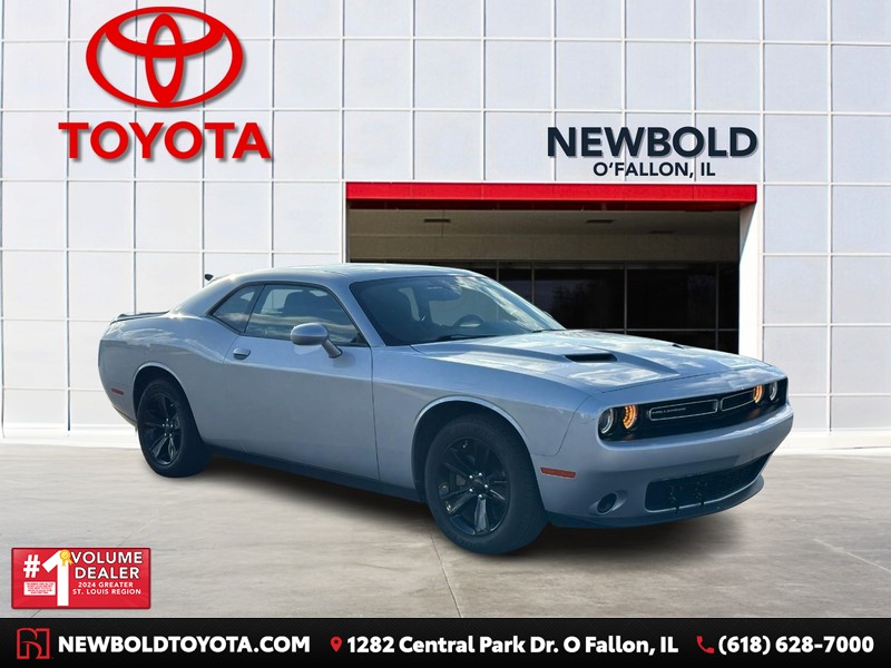 Dodge Challenger Vehicle Full-screen Gallery Image 01