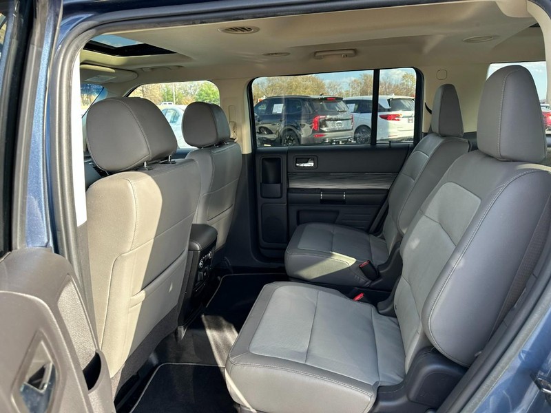 Ford Flex Vehicle Full-screen Gallery Image 10