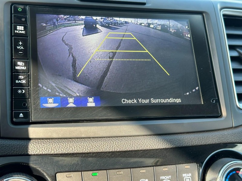 Honda CR-V Vehicle Full-screen Gallery Image 24