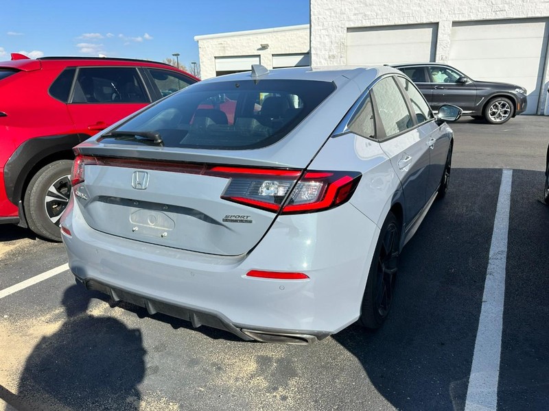 Honda Civic Hatchback Vehicle Full-screen Gallery Image 03