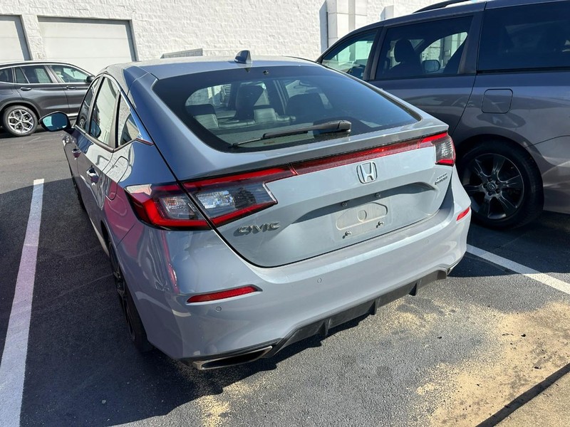 Honda Civic Hatchback Vehicle Full-screen Gallery Image 04