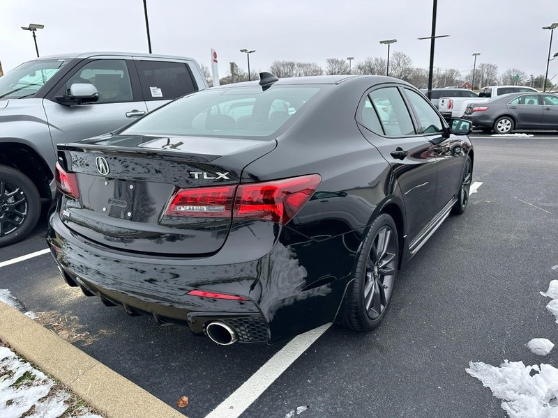 Acura TLX Vehicle Full-screen Gallery Image 03