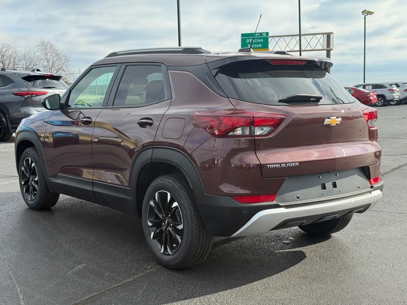 Chevrolet TrailBlazer Vehicle Full-screen Gallery Image 05