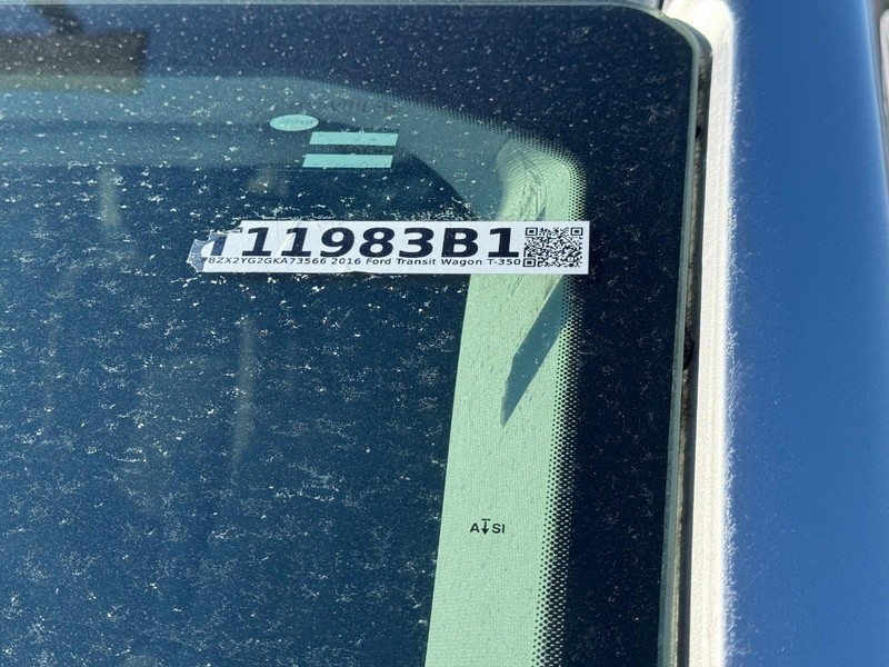 Ford Transit Wagon Vehicle Full-screen Gallery Image 04