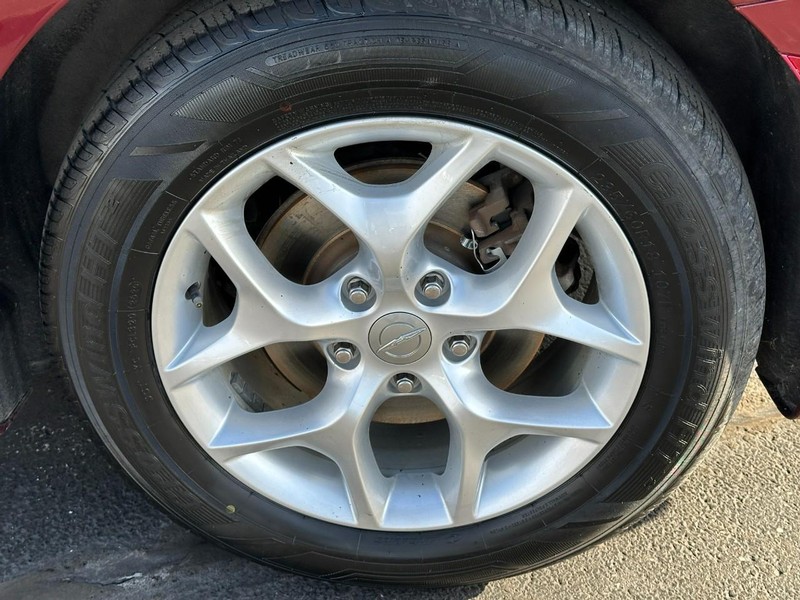 Chrysler Pacifica Vehicle Full-screen Gallery Image 06