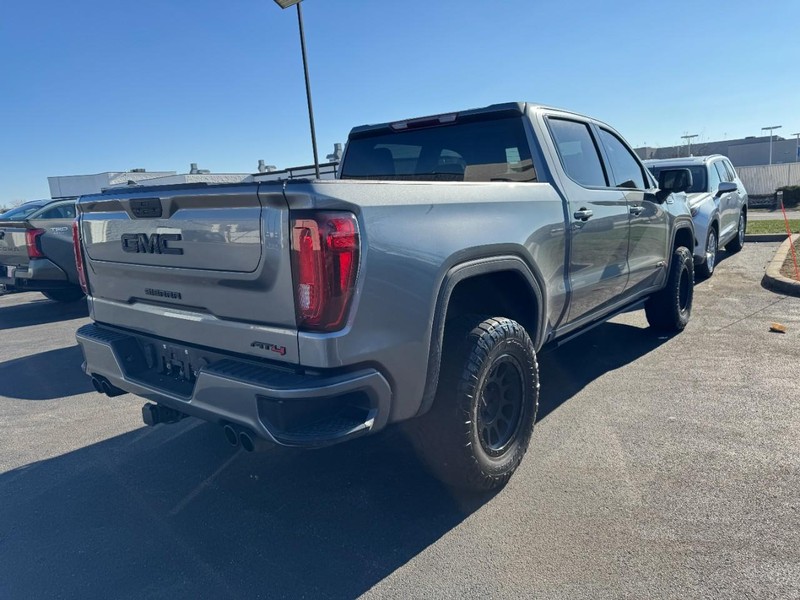 GMC Sierra 1500 Vehicle Full-screen Gallery Image 03