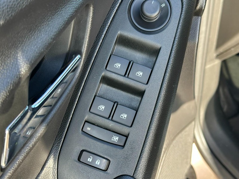 Chevrolet Trax Vehicle Full-screen Gallery Image 16